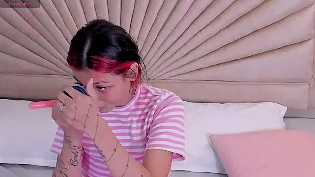 Emma duff online show from 12-19-25, 12:12