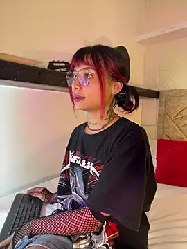 Emma duff online show from 04-14-26, 07:42