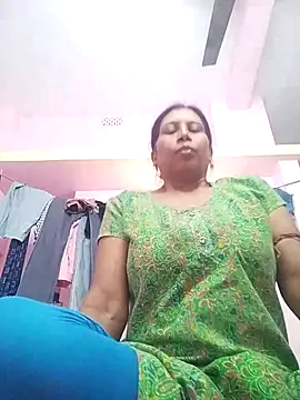 Snapshot of cute_janvi26 chatting on 11-06-25, 07:20 cute janvi26 online show from 11-06-25, 07:20