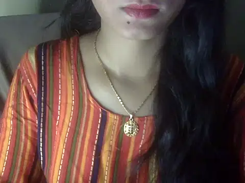 Snapshot of Shezi_N chatting on 06-29-26, 01:22 Shezi N online show from 06-29-26, 01:22