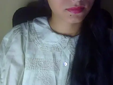 Snapshot of Shezi_N chatting on 07-13-26, 01:47 Shezi N online show from 07-13-26, 01:47