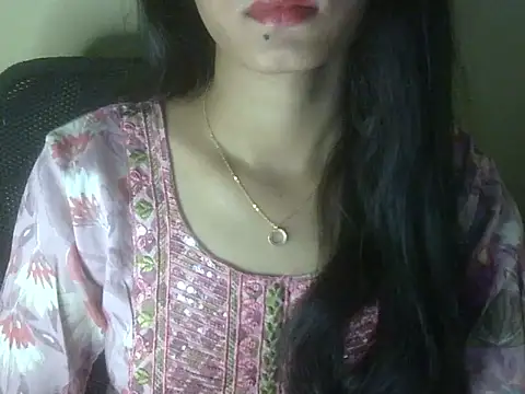 Snapshot of Shezi_N chatting on 07-16-26, 01:50 Shezi N online show from 07-16-26, 01:50
