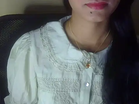 Snapshot of Shezi_N chatting on 07-20-26, 01:46 Shezi N online show from 07-20-26, 01:46