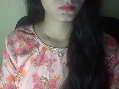 Snapshot of Shezi_N chatting on 07-27-26, 02:13 Shezi N online show from 07-27-26, 02:13