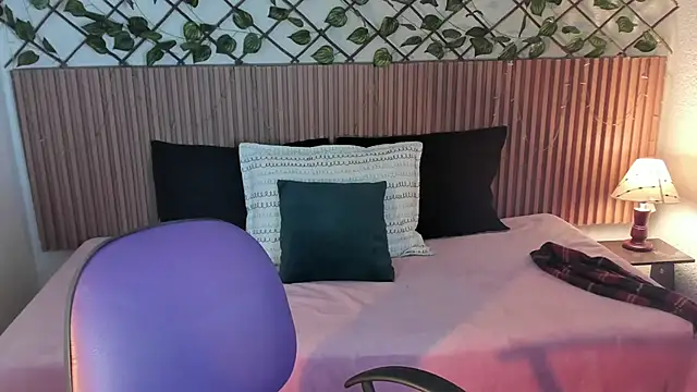 Dark Niight  online show from 05-22-26, 01:06