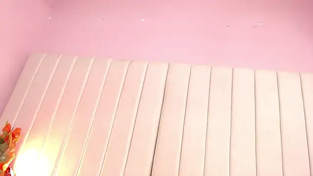 Snapshot of miel_alisha chatting on 01-13-26, 12:43 miel alisha online show from 01-13-26, 12:43