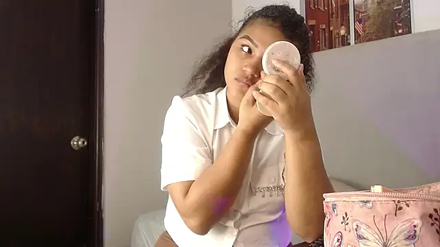 Snapshot of miel_alisha chatting on 01-17-26, 12:43 miel alisha online show from 01-17-26, 12:43