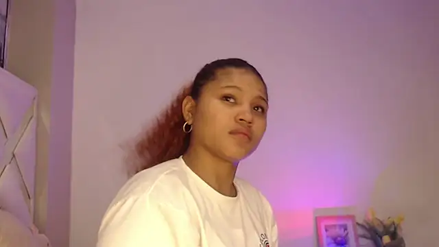 Snapshot of miel_alisha chatting on 07-07-26, 12:53 miel alisha online show from 07-07-26, 12:53