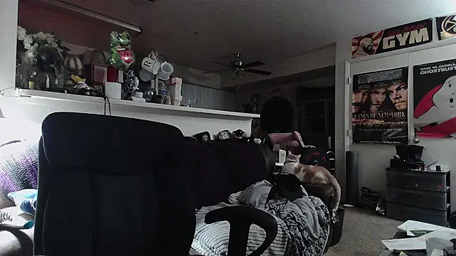 biggerisbetter12 online show from 04-12-26, 02:16