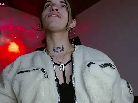 Scarlett crastrawberry online show from 05-26-26, 05:03
