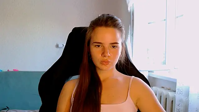 Snapshot of May_Bloom chatting on 06-08-26, 06:36 May Bloom online show from 06-08-26, 06:36