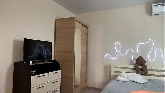 MyraLitterers online show from 04-03-26, 01:20