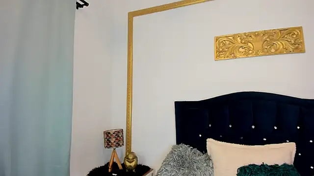Inaya Khalifa online show from 05-15-26, 11:34