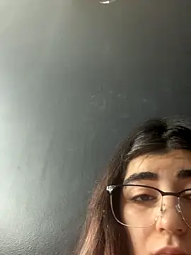 milky denni online show from 10-18-25, 05:25