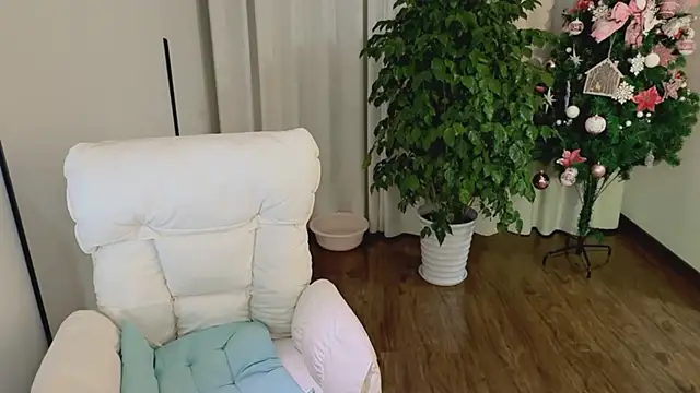 Onecutelittle online show from 03-11-26, 12:33