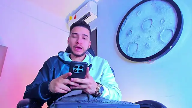 Snapshot of mike_257 chatting on 02-21-26, 11:55 mike 257 online show from 02-21-26, 11:55