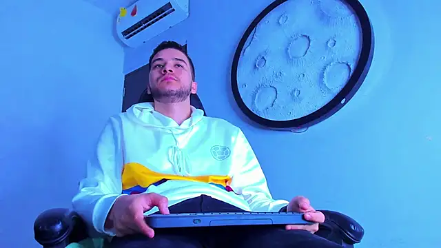 Snapshot of mike_257 chatting on 02-24-26, 11:52 mike 257 online show from 02-24-26, 11:52