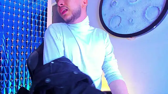 Snapshot of mike_257 chatting on 03-05-26, 11:28 mike 257 online show from 03-05-26, 11:28