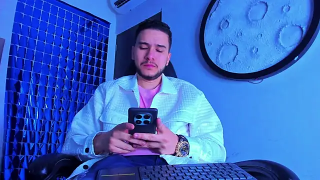 Snapshot of mike_257 chatting on 03-09-26, 11:25 mike 257 online show from 03-09-26, 11:25