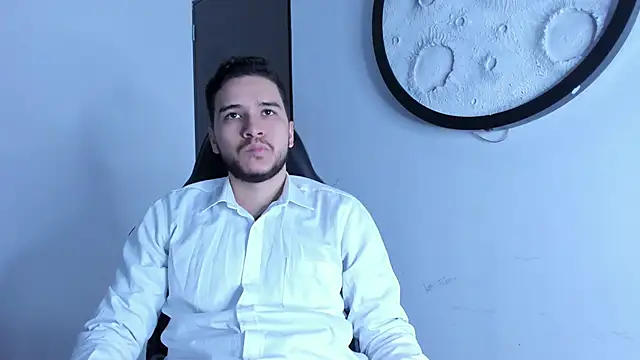 Snapshot of mike_257 chatting on 03-25-26, 12:00 mike 257 online show from 03-25-26, 12:00