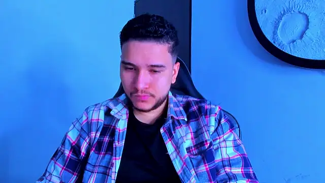 Snapshot of mike_257 chatting on 03-30-26, 12:17 mike 257 online show from 03-30-26, 12:17