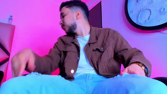 Snapshot of mike_257 chatting on 04-04-26, 11:51 mike 257 online show from 04-04-26, 11:51