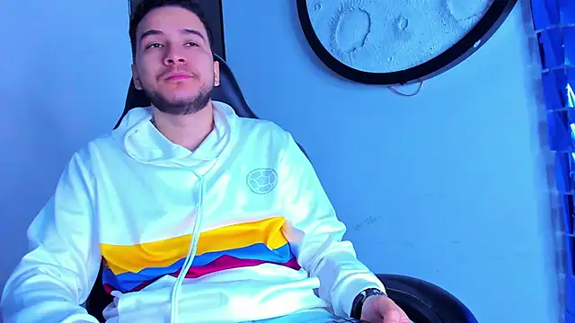 Snapshot of mike_257 chatting on 04-09-26, 12:10 mike 257 online show from 04-09-26, 12:10