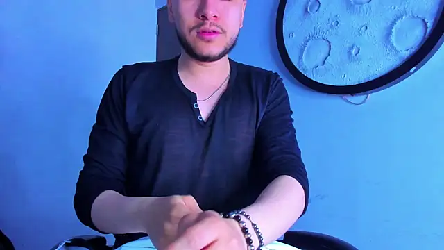 Snapshot of mike_257 chatting on 04-11-26, 11:58 mike 257 online show from 04-11-26, 11:58