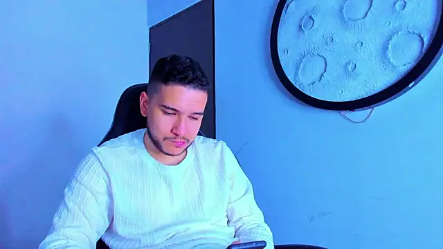 Snapshot of mike_257 chatting on 04-16-26, 11:33 mike 257 online show from 04-16-26, 11:33