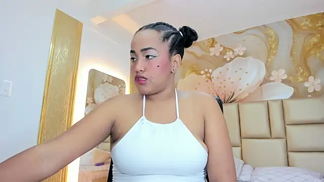 NahomiWalker  online show from 12-21-25, 07:54