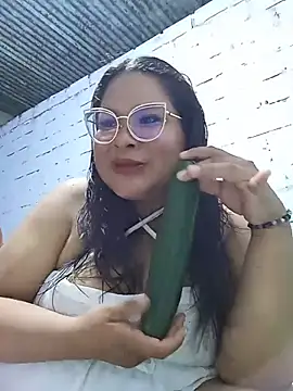 Snapshot of celeste122595 chatting on 06-05-26, 03:35 celeste122595 online show from 06-05-26, 03:35