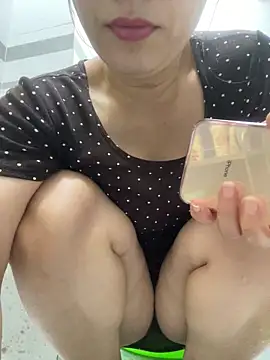 HinayLa online show from 06-19-26, 12:15