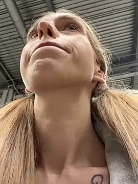 kira mia online show from 11-30-25, 06:34