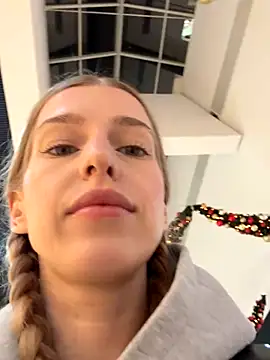 kira mia online show from 12-04-25, 03:21