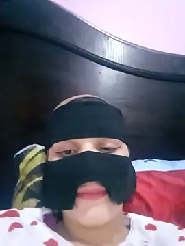 Snapshot of SandyAmr chatting on 06-02-26, 09:11 SandyAmr online show from 06-02-26, 09:11