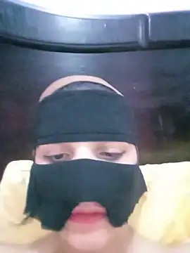 Snapshot of SandyAmr chatting on 06-18-26, 07:19 SandyAmr online show from 06-18-26, 07:19