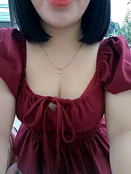 Snapshot of Mina-02 chatting on 04-20-26, 04:48 Mina-02 online show from 04-20-26, 04:48
