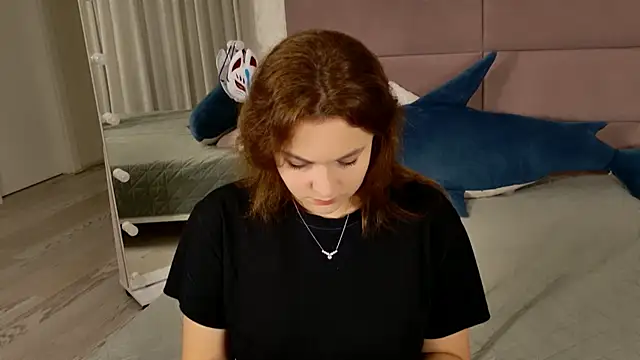 Snapshot of KirraMoss chatting on 07-10-26, 10:29 KirraMoss online show from 07-10-26, 10:29
