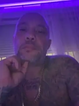 Snapshot of gitanoMad chatting on 02-12-26, 02:06 gitanoMad online show from 02-12-26, 02:06