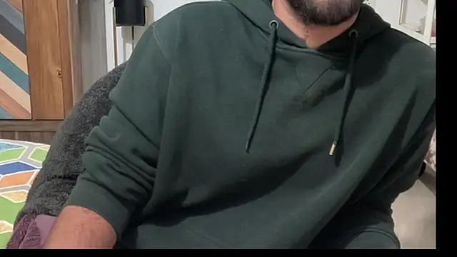 Snapshot of MakeMeAwareAah chatting on 12-17-25, 12:44 MakeMeAwareAah online show from 12-17-25, 12:44