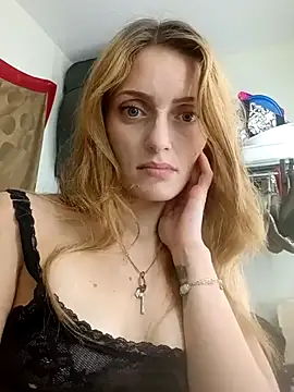 Tessietee online show from 04-19-26, 07:05