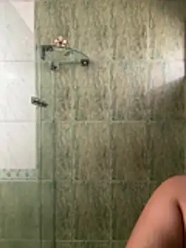 Snapshot of Kmiii21 chatting on 02-12-26, 09:54 Kmiii21 online show from 02-12-26, 09:54