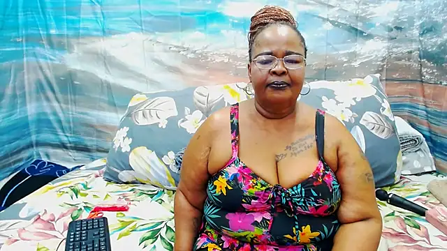MatureMilfxxx online show from 07-18-26, 09:02