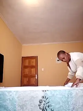 yummy-caramel online show from 03-12-26, 10:21