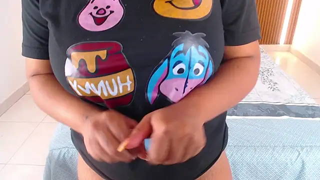 Snapshot of rosselyn_ chatting on 03-17-26, 12:19 rosselyn online show from 03-17-26, 12:19