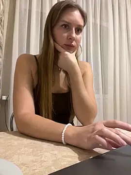 Elina1 online show from 11-18-25, 04:22