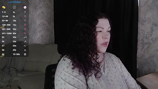 Snapshot of GwenSummers chatting on 06-04-26, 05:13 GwenSummers online show from 06-04-26, 05:13