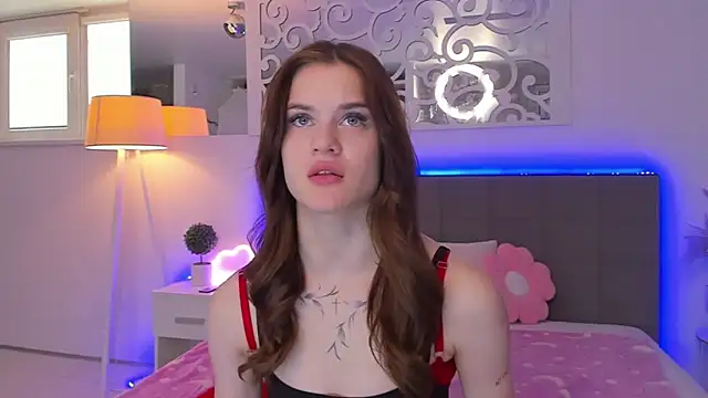 LuisaClover online show from 04-03-26, 12:25