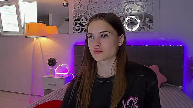 LuisaClover online show from 07-07-26, 12:09