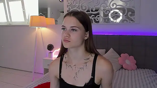 LuisaClover online show from 07-10-26, 12:19